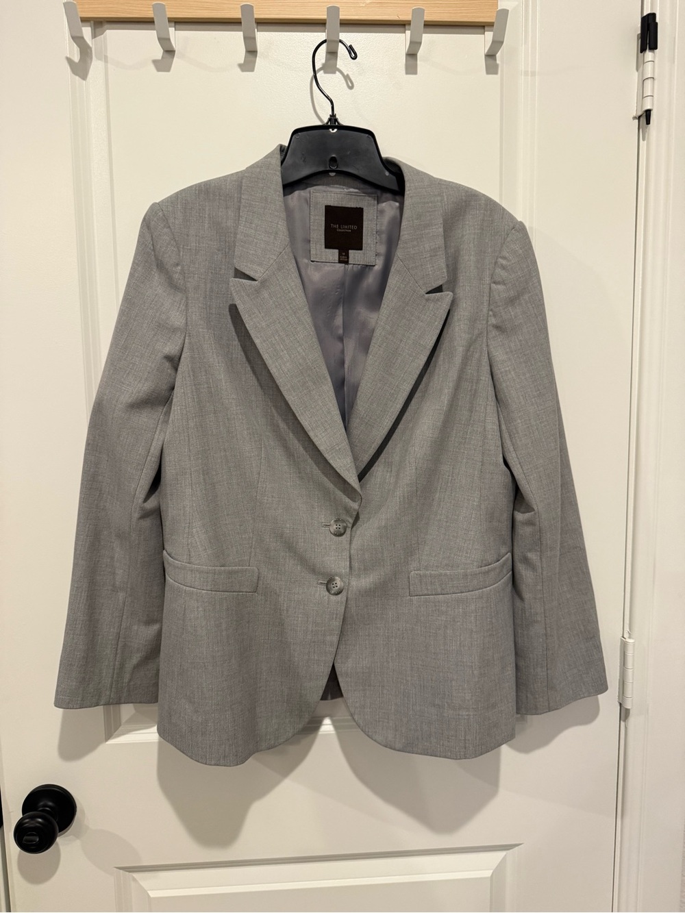 EUC The Limited Light Gray Tailored Suit Size 12